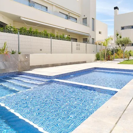 Amalia 25 - Sauna, Jacuzzi & Heated Pool *